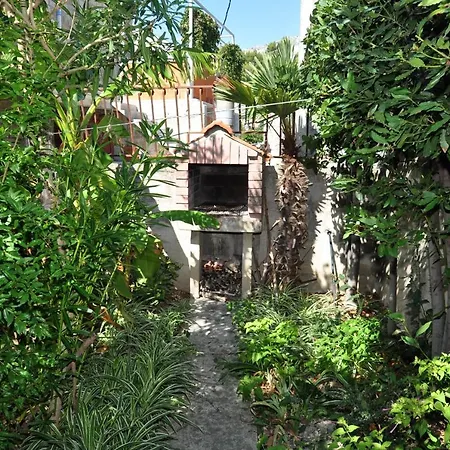 Seaside Holiday House Sumpetar, Omis - 14456 Jesenice (Split-Dalmatia)