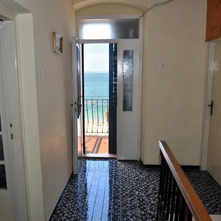 Seaside Holiday House Sumpetar, Omis - 14456 Casa de Férias Jesenice (Split-Dalmatia)