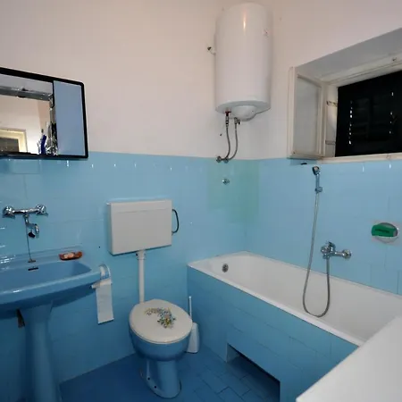 Seaside Holiday House Sumpetar, Omis - 14456 Jesenice (Split-Dalmatia)